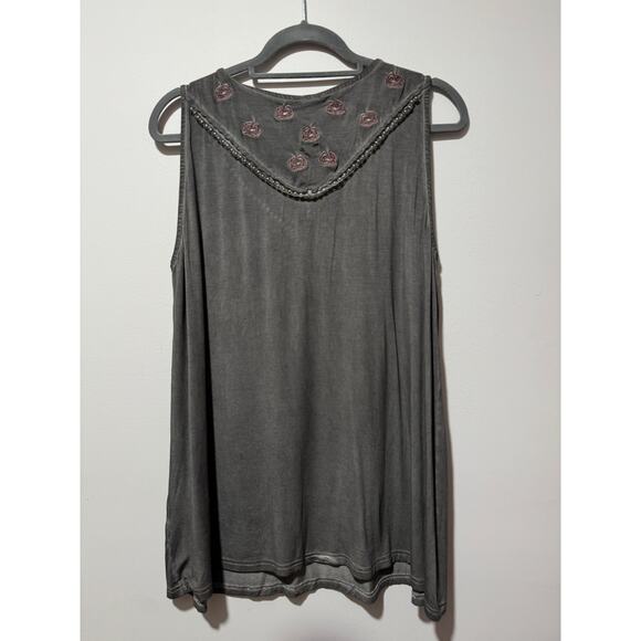 POL Tank Top with Floral Embroidery Detail - Picture 2 of 2